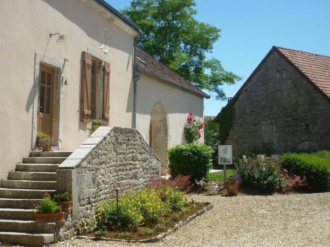 Ferme Du Pigeonnier Panzió Montceau-et-Echarnant Kültér fotó