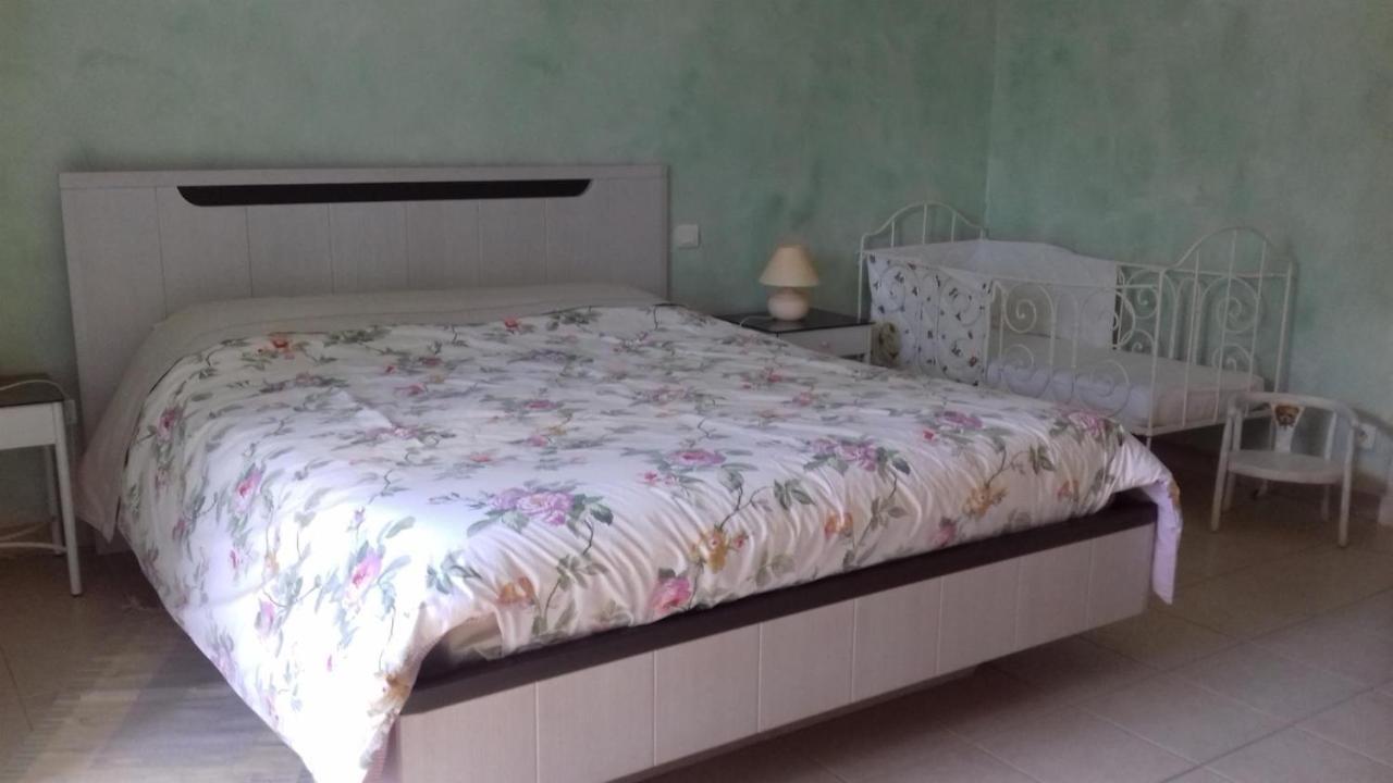 Ferme Du Pigeonnier Panzió Montceau-et-Echarnant Kültér fotó