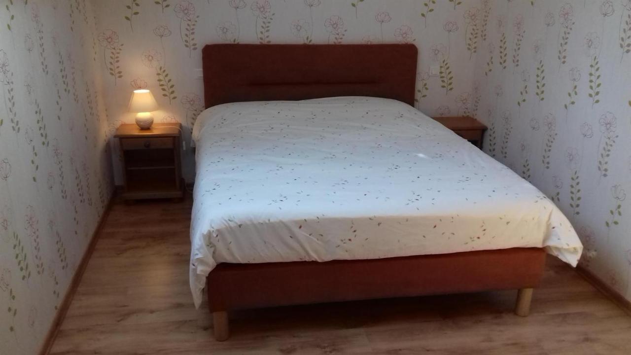Ferme Du Pigeonnier Panzió Montceau-et-Echarnant Kültér fotó
